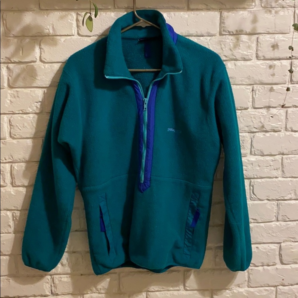 Vintage women’s Patagonia fleece pullover